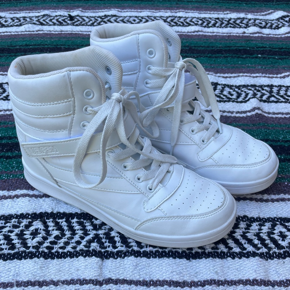 UBFEN WHITE HIGH TOP SHOES SIZE 8